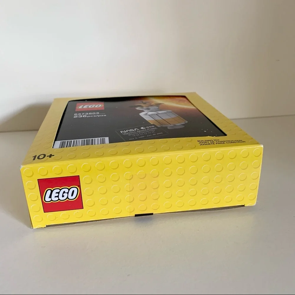 Lego exclusive Ulysses space probe